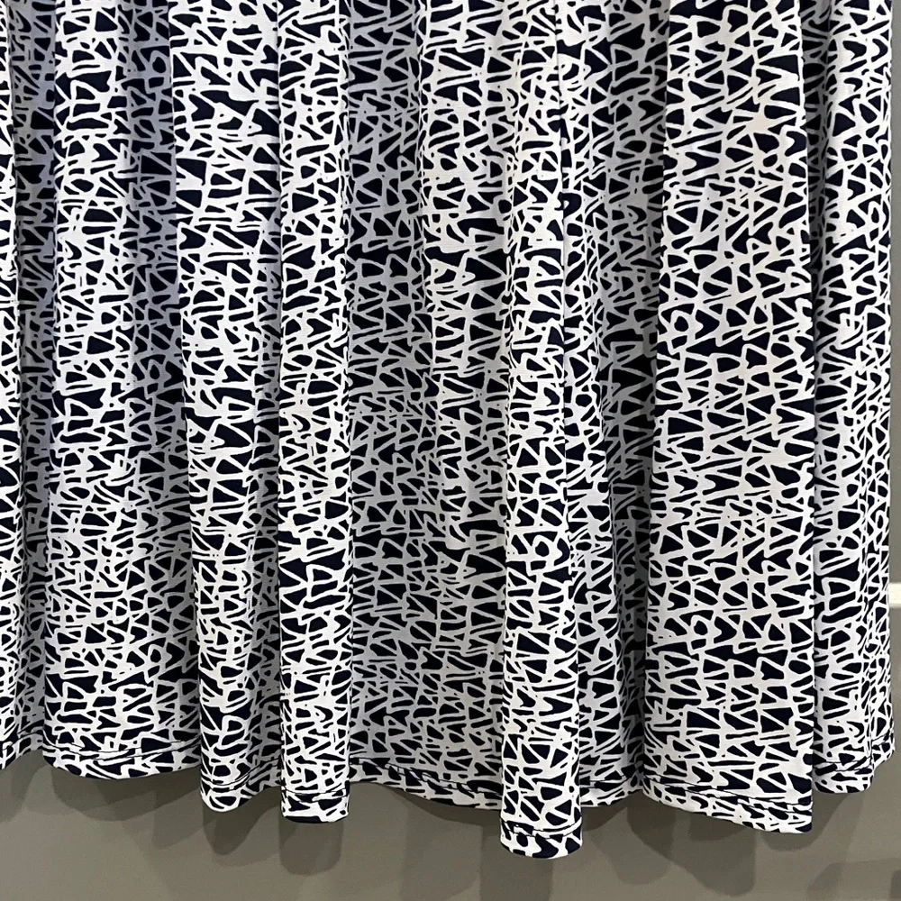 Chic Black and White A-Line Skirt - Picture 2 of 7